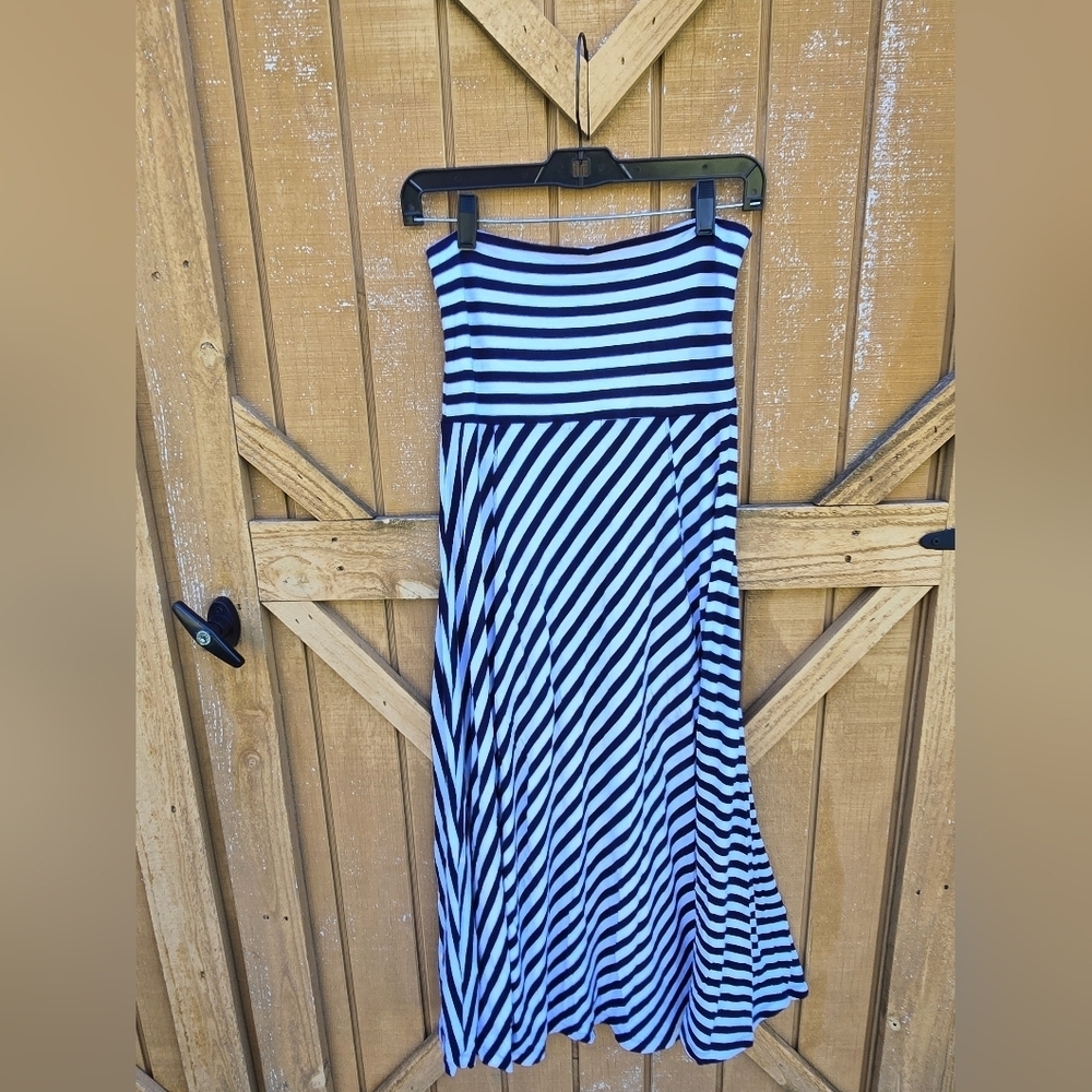 GAP Striped Maxi Skirt Black White S Fold Over Waist Stretchy Beach Vacation - Picture 3 of 3